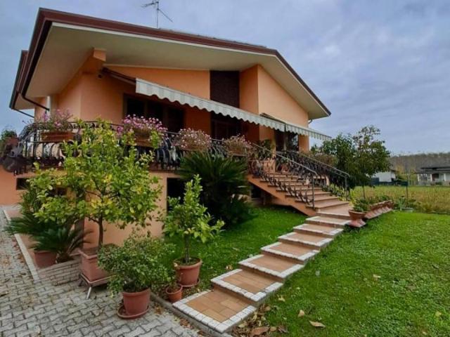 Villa Indipendente in vendita a Cordovado, Friuli-Venezia Giulia