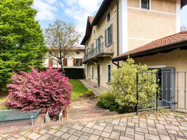 Villa Indipendente in vendita a Corte Franca, Lombardia