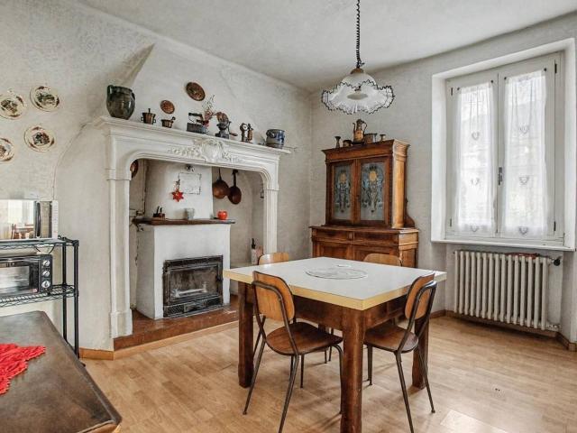 Villa Indipendente in vendita a Ronco Brogini, Cuvio