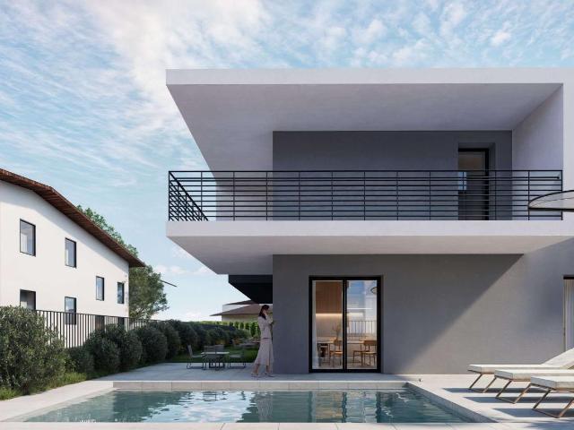 Villa Indipendente in vendita a Desenzano Del Garda, Brescia