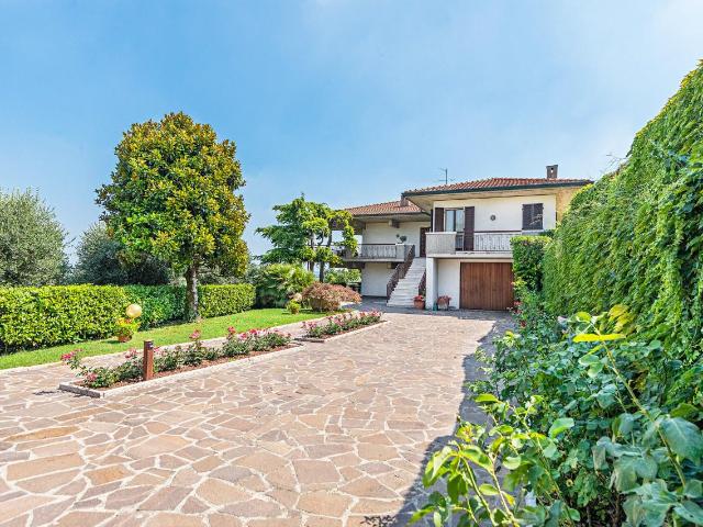 Villa Indipendente in vendita a Bornade di Sopra, Desenzano Del Garda