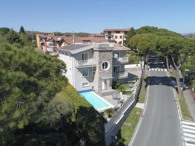 Villa Indipendente in vendita a Desenzano Del Garda, Lombardia