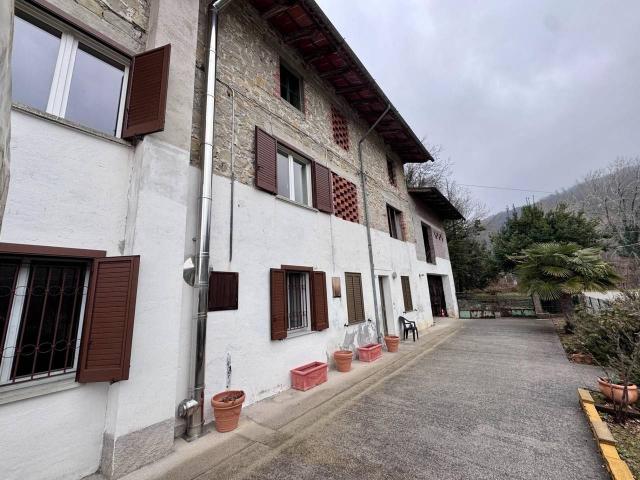 Villa Indipendente in vendita a Faedis, Friuli-Venezia Giulia