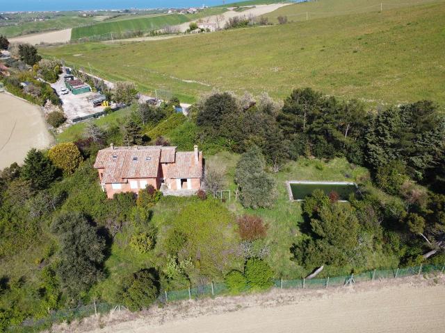 Villa Indipendente in vendita a Marche, Pesaro E Urbino