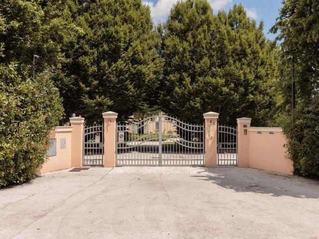 Villa Indipendente in vendita a Ferrara, Reggio Emilia
