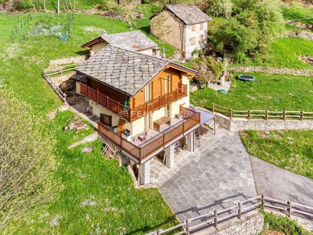 Villa Indipendente in vendita a Fontainemore, Aosta