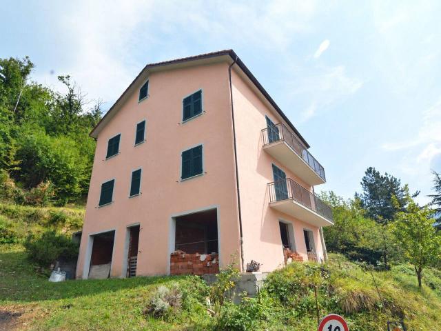 Villa Indipendente in vendita a Portoria, Genova