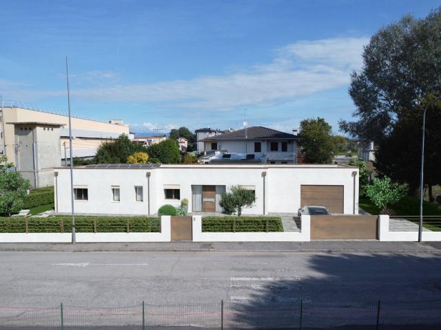 Villa Indipendente in vendita a Grumolo Delle Abbadesse, Veneto