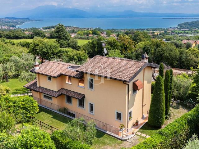 Villa Indipendente in vendita a Lonato, Lombardia