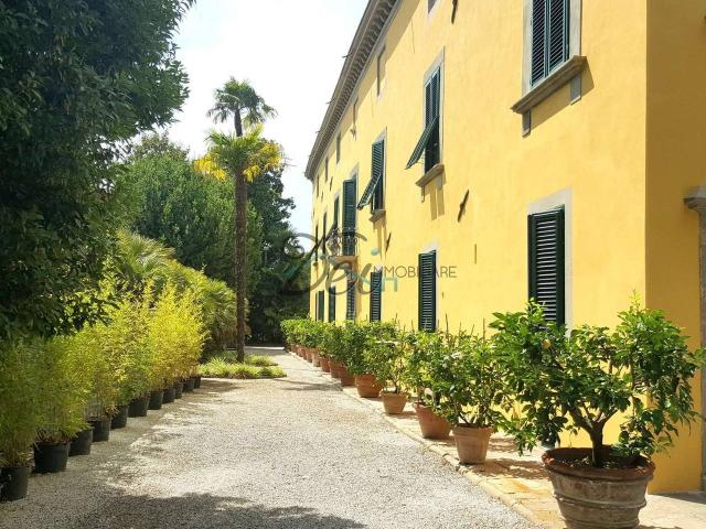Villa Indipendente in vendita a Bagni Di Lucca Ponte, Toscana