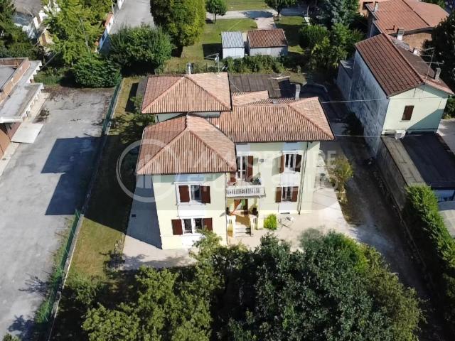 Villa Indipendente in vendita a Dosso del Corso, San Giorgio Di Mantova