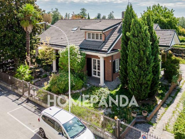 Villa Indipendente in vendita a Melegnano, Lombardia