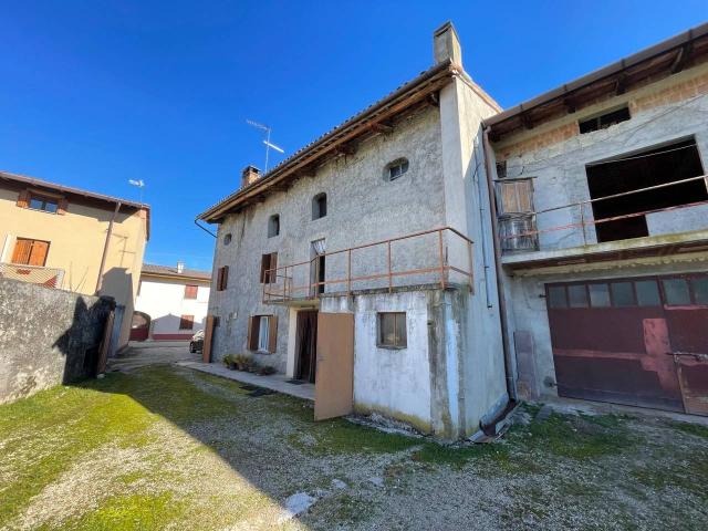 Villa Indipendente in vendita a Mereto Di Tomba, Friuli-Venezia Giulia