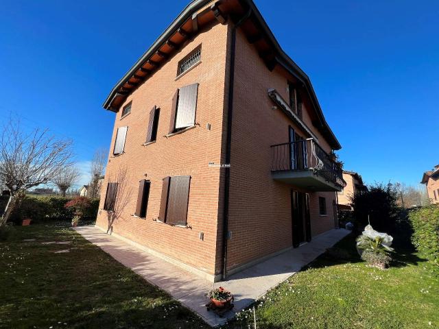 Villa Indipendente in vendita a Tre Olmi, Modena