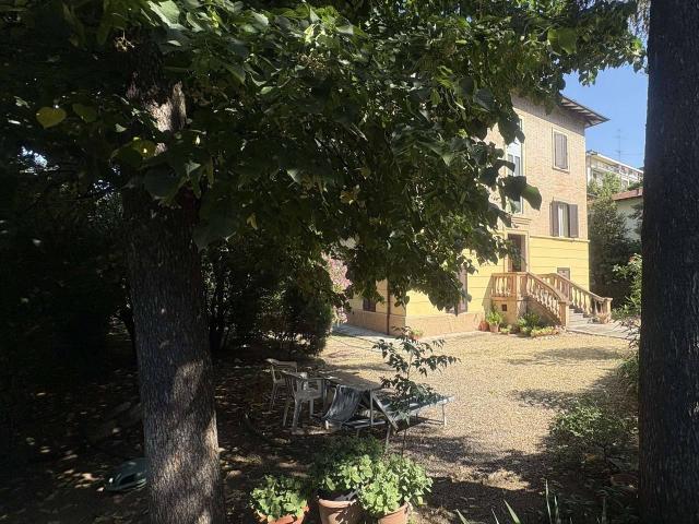 Villa Indipendente in vendita a Buon Pastore-Sant'Agnese-San Damaso, Modena