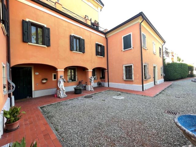 Villa Indipendente in vendita a Modena, Punta