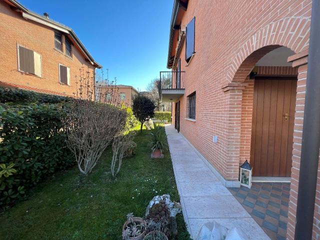 Villa Indipendente in vendita a Modena, Tre Olmi