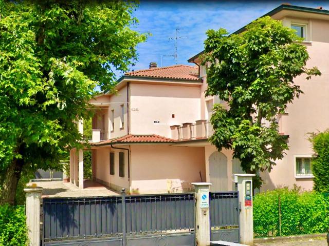 Villa Indipendente in vendita a San Faustino-Madonnina-Quattroville, Modena