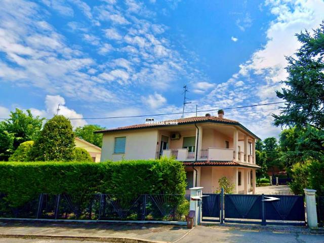 Villa Indipendente in vendita a San Faustino-Madonnina-Quattroville, Modena