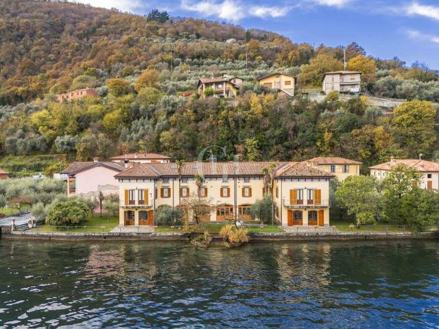Villa Indipendente in vendita a Comunità montana del Sebino bresciano, Monte Isola