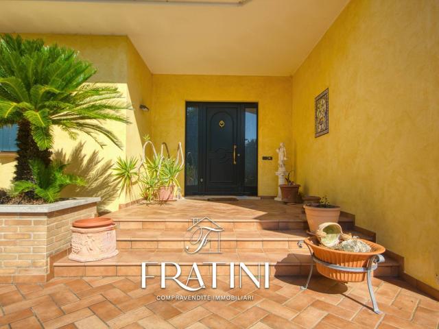 Villa Indipendente in vendita a Marche, Fermo