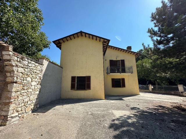 Villa Indipendente in vendita a Nocera Umbra, Umbria