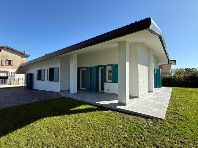 Villa Indipendente in vendita a Palazzolo Dello Stella, Friuli-Venezia Giulia