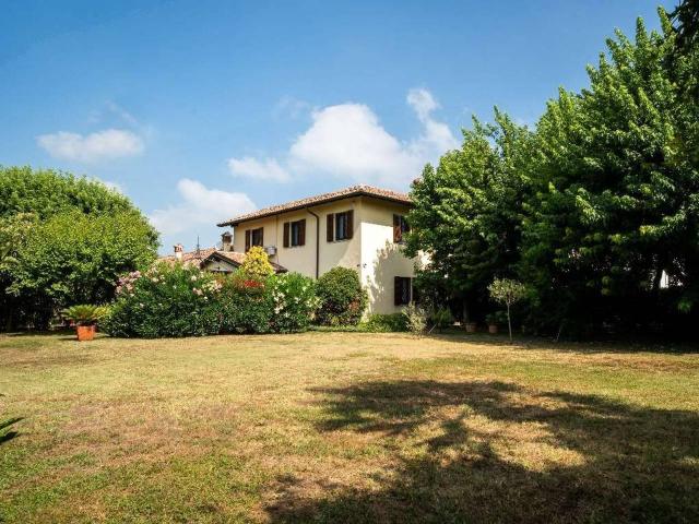 Villa Indipendente in vendita a Rione Scala, Pavia