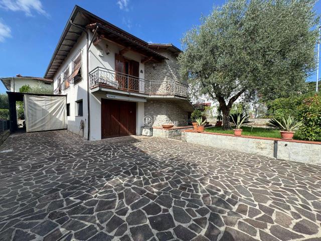 Villa Indipendente in vendita a Pontenuovo, Pistoia