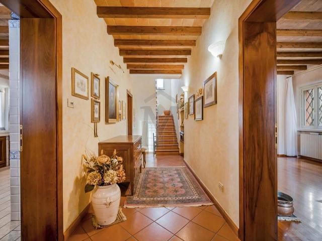 Villa Indipendente in vendita a Buon Pastore, Re