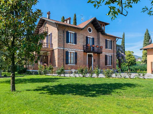 Villa Indipendente in vendita a Comunità montana della Valle Sabbia, Roè Volciano