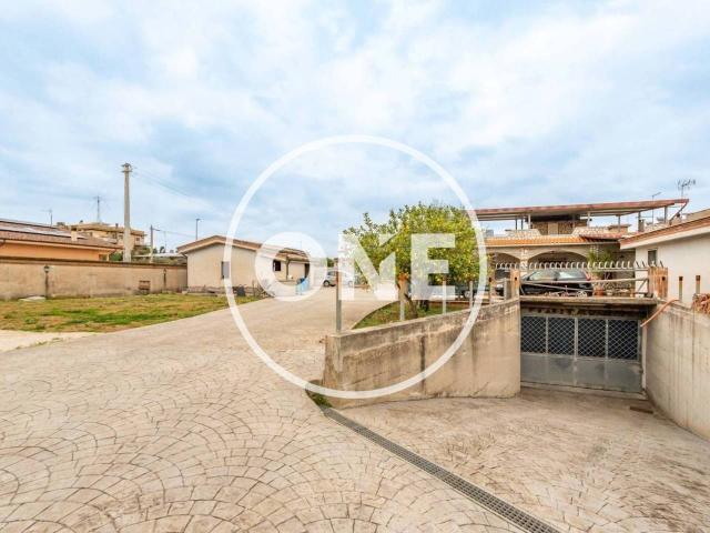 Villa Indipendente in vendita a Colle del Sole, Roma Capitale