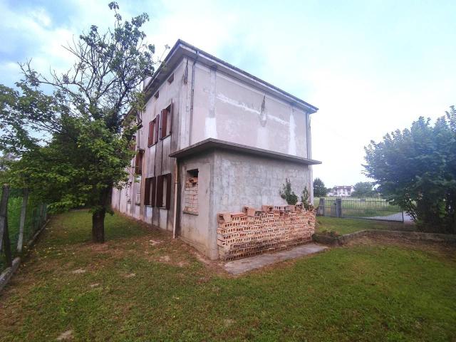 Villa Indipendente in vendita a San Michele, Sacile