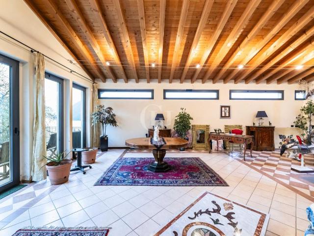 Villa Indipendente in vendita a Comunità montana del Sebino bresciano, Sale Marasino