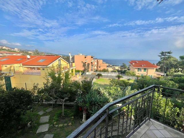 Villa Indipendente in vendita a San Remo, Liguria
