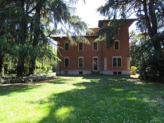 Villa Indipendente in vendita a Campo Sportivo-Colombara, Saronno