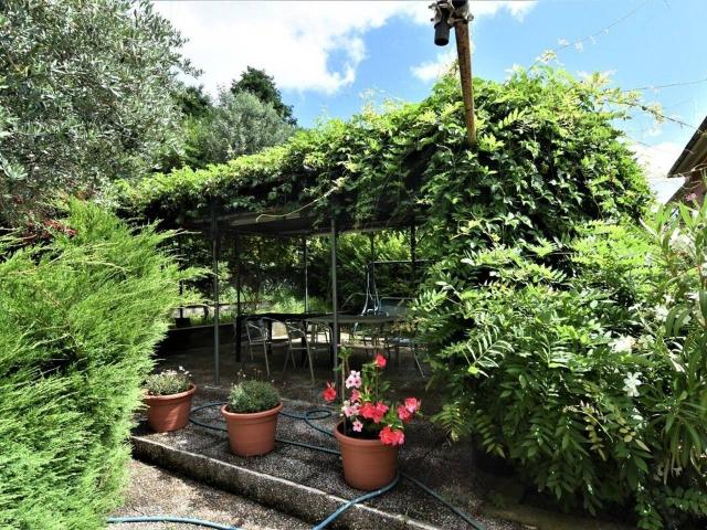 Villa Indipendente in vendita a Serra Riccò, Liguria