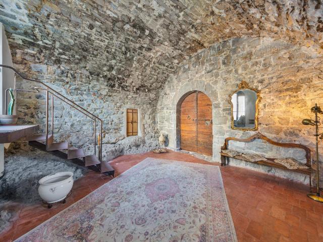 Villa Indipendente in vendita a Solto Collina, Lombardia
