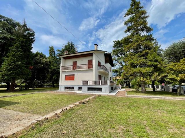 Villa Indipendente in vendita a Spilimbergo, Friuli-Venezia Giulia