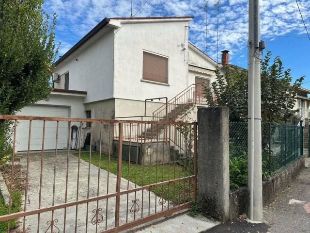 Villa Indipendente in vendita a Bistrigna, Staranzano