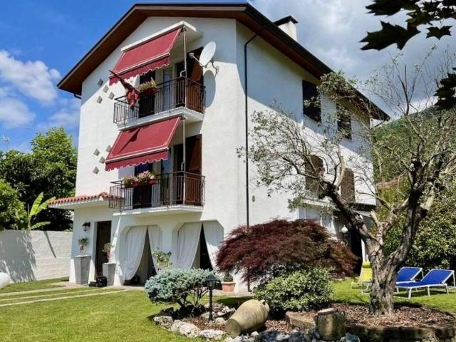 Villa Indipendente in vendita a Travesio, Friuli-Venezia Giulia