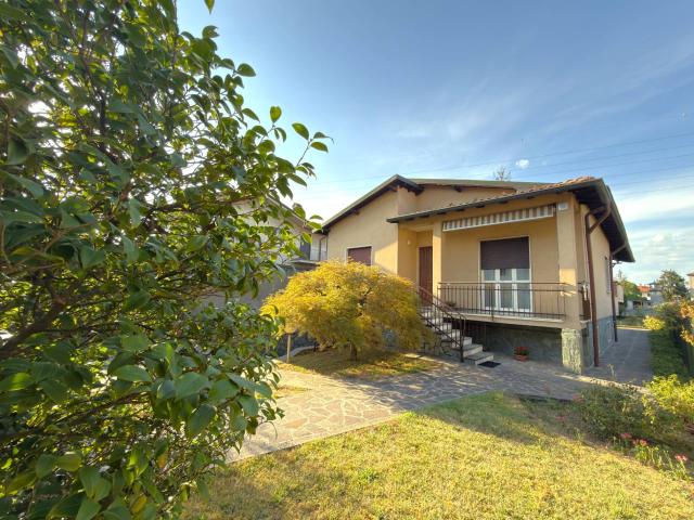 Villa Indipendente in vendita a Baracche, Trezzo Sull'adda