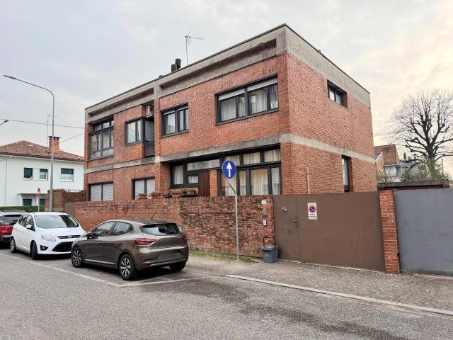 Villa Indipendente in vendita a Cormôr Alto, Reana Del Roiale