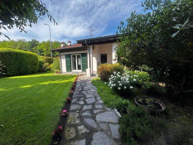 Villa Indipendente in vendita a Varese, Lombardia