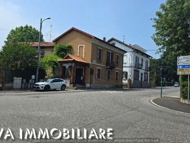 Villa Indipendente in vendita a Biumo Superiore, Varese
