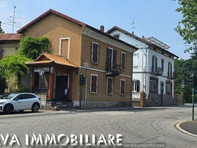 Villa Indipendente in vendita a Biumo Superiore, Varese