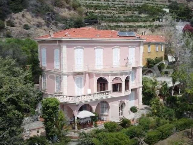 Villa Indipendente in vendita a Ventimiglia, Liguria