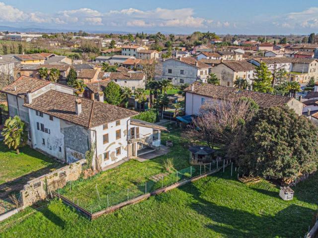 Villa Indipendente in vendita a Visco, Friuli-Venezia Giulia