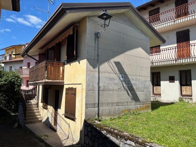 Villa Indipendente in vendita a Vito D'asio, Friuli-Venezia Giulia