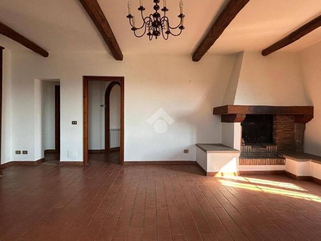 Villa Indipendente in affitto a Barbarano Romano, Lazio